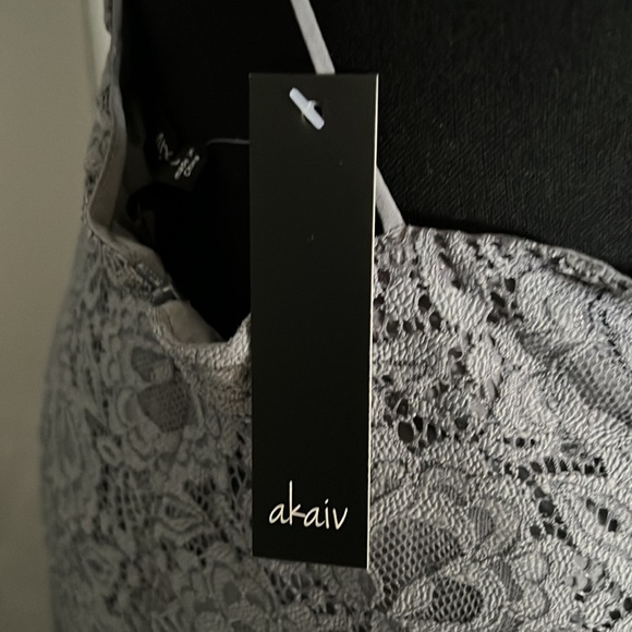 Spaghetti strap lace dress - Picture 6 of 8